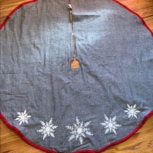 Beautiful Tree Skirt! BRAND NEW! Never used!
